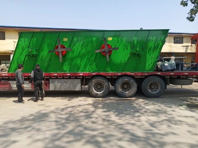 2470雙軸稀油四層振動篩發(fā)貨遼寧葫蘆島